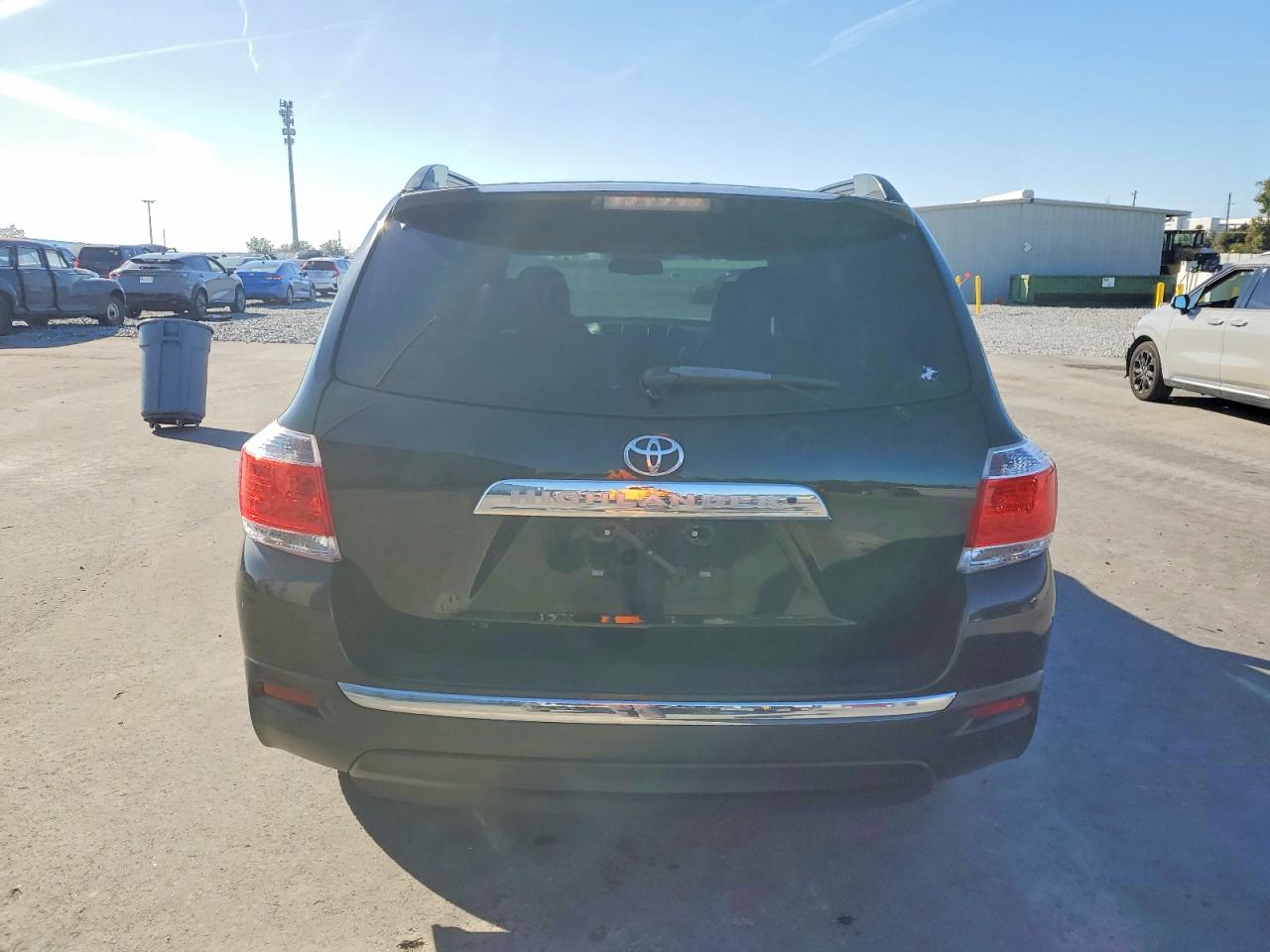 2013 TOYOTA HIGHLANDER BASE photo 6