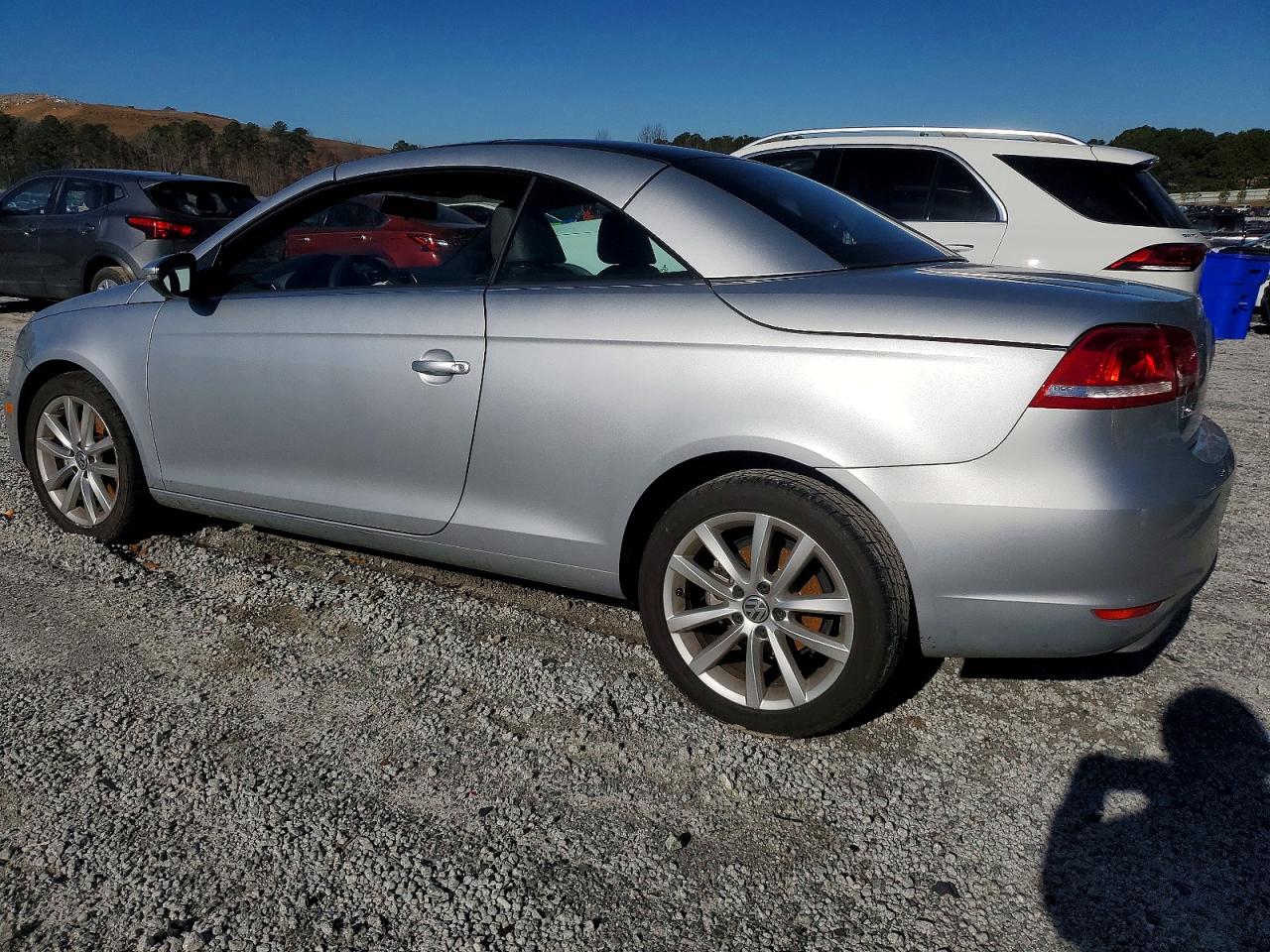 2015 VOLKSWAGEN EOS KOMFORT photo 2