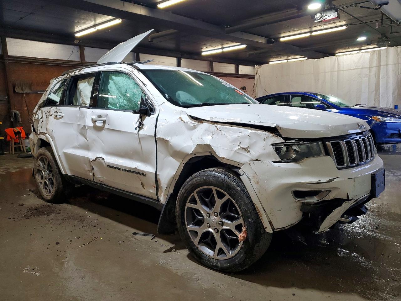 2018 JEEP GRAND CHEROKEE LIMITED photo 4