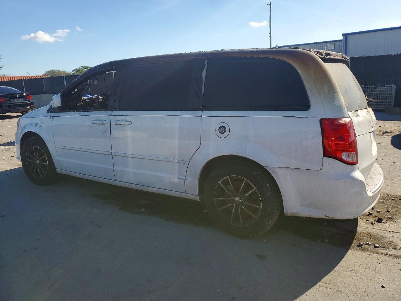 2015 DODGE GRAND CARAVAN R/T photo 2