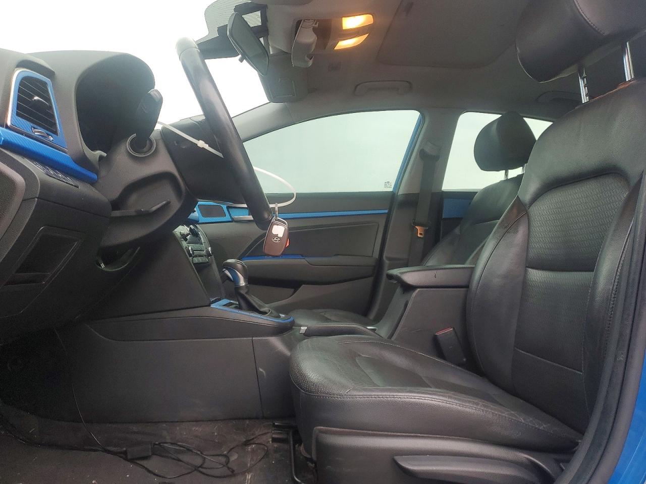 2017 HYUNDAI ELANTRA SE photo 7