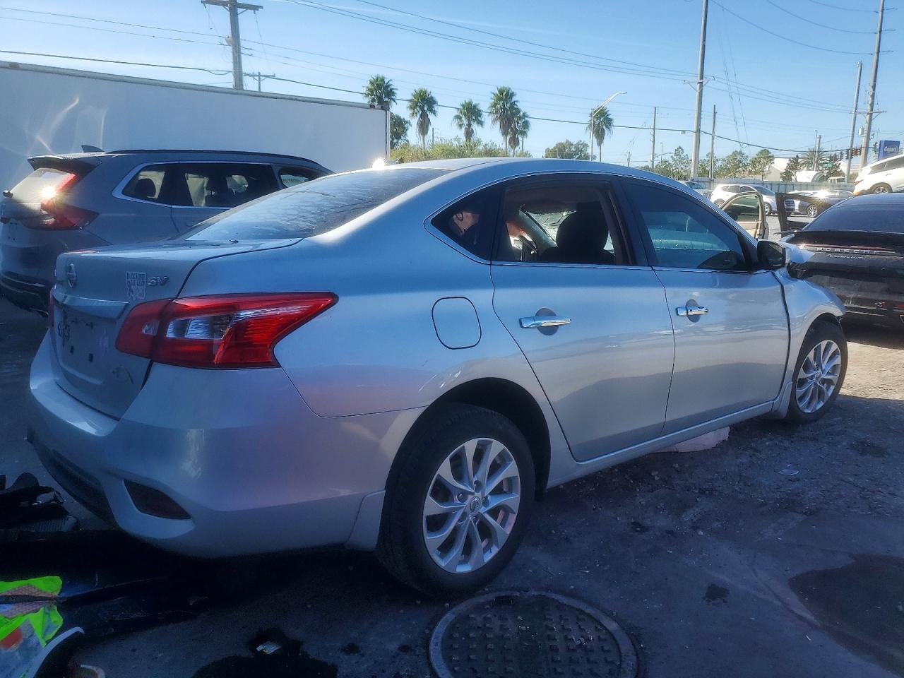 2017 NISSAN SENTRA SV photo 3