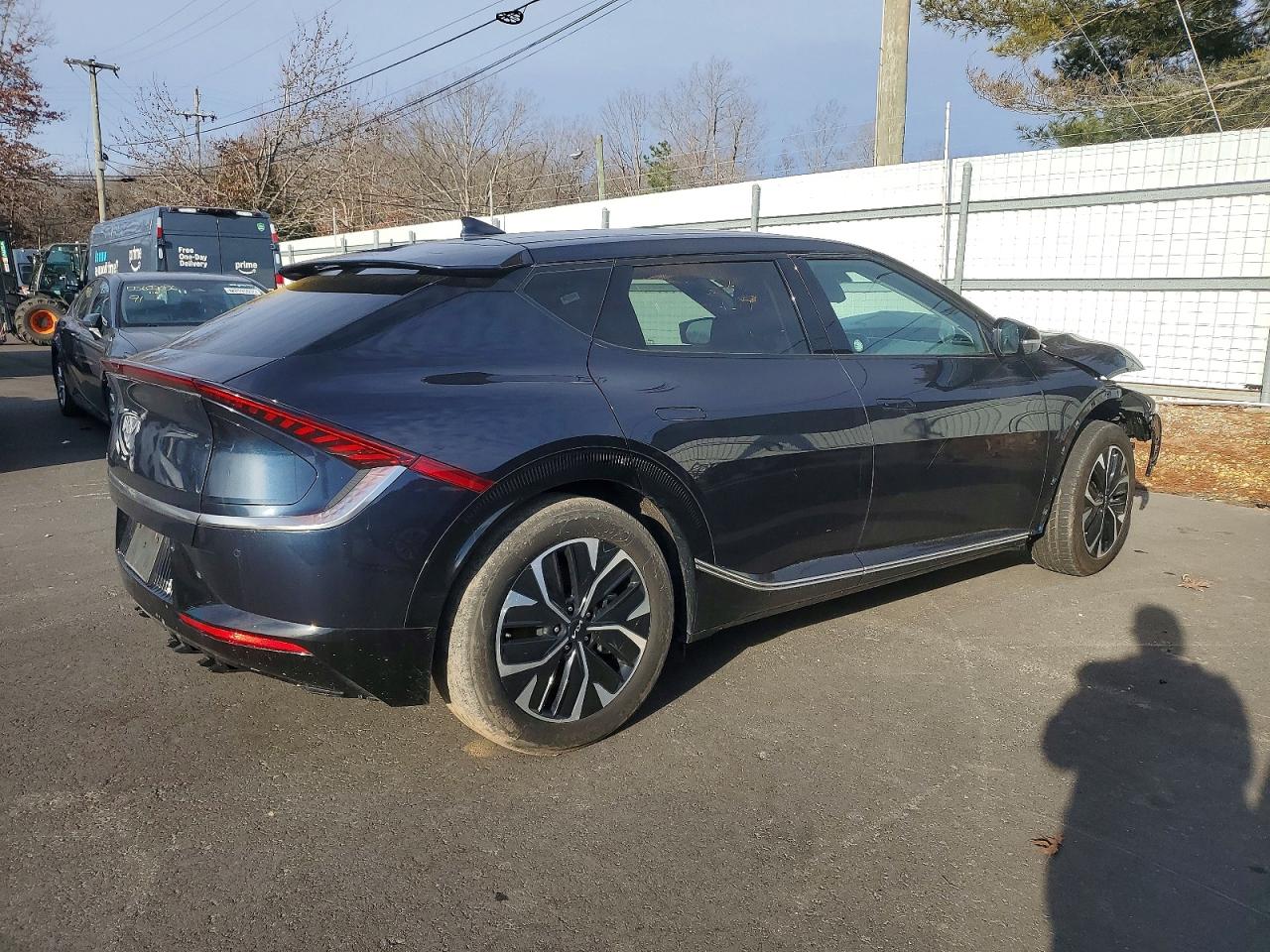 2024 KIA EV6 WIND photo 3