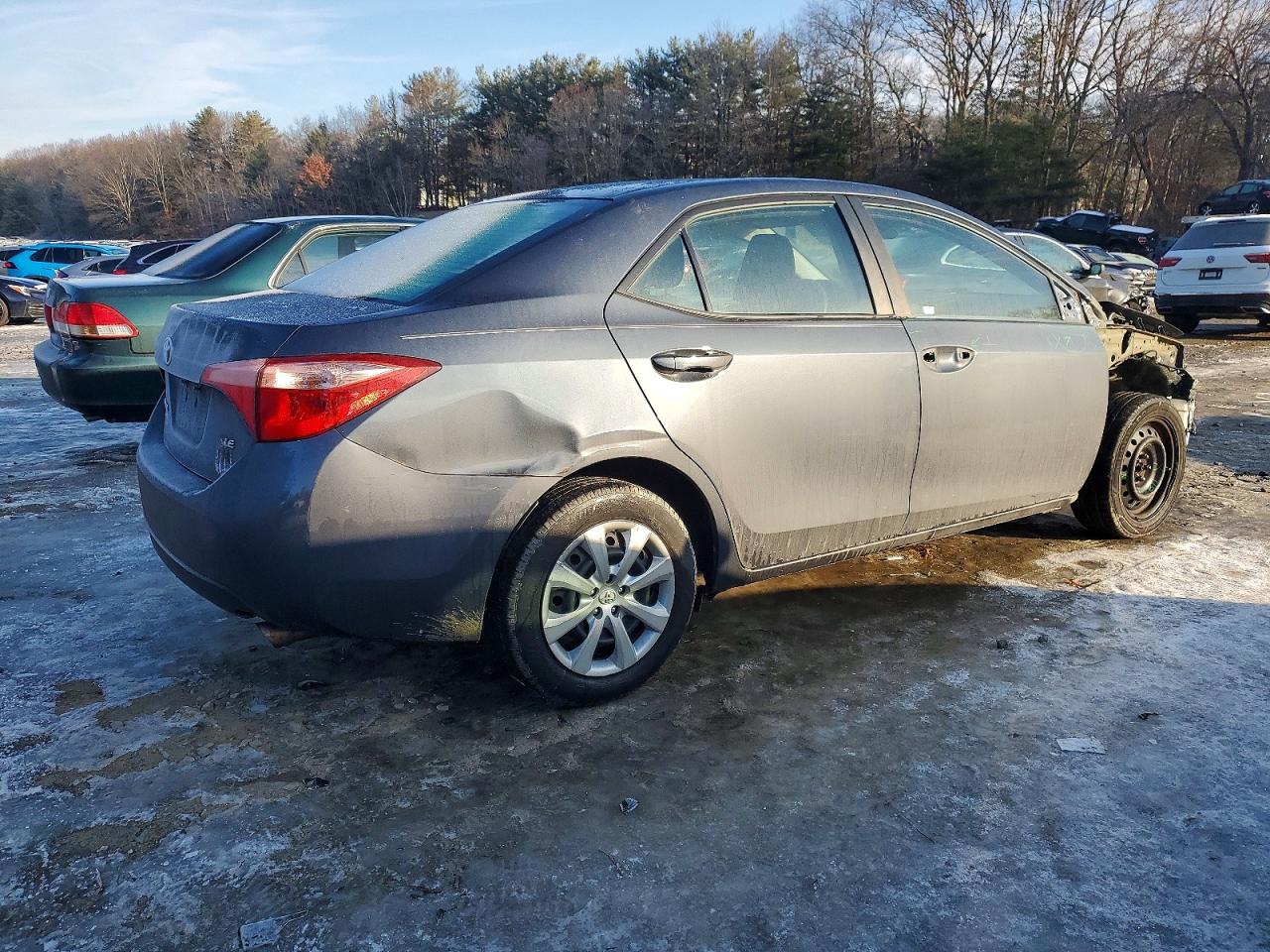 2018 TOYOTA COROLLA L photo 3