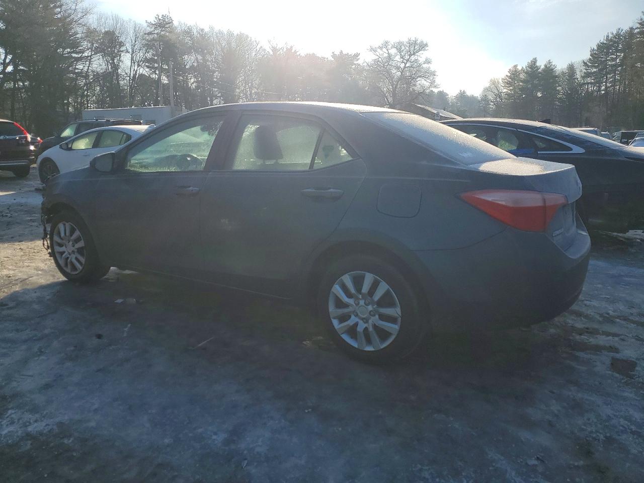 2018 TOYOTA COROLLA L photo 2