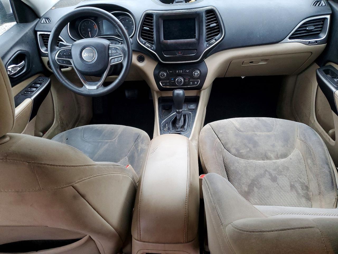 2019 JEEP CHEROKEE LATITUDE photo 8
