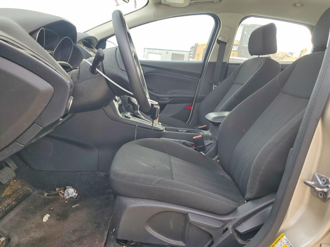 2017 FORD FOCUS SE photo 7