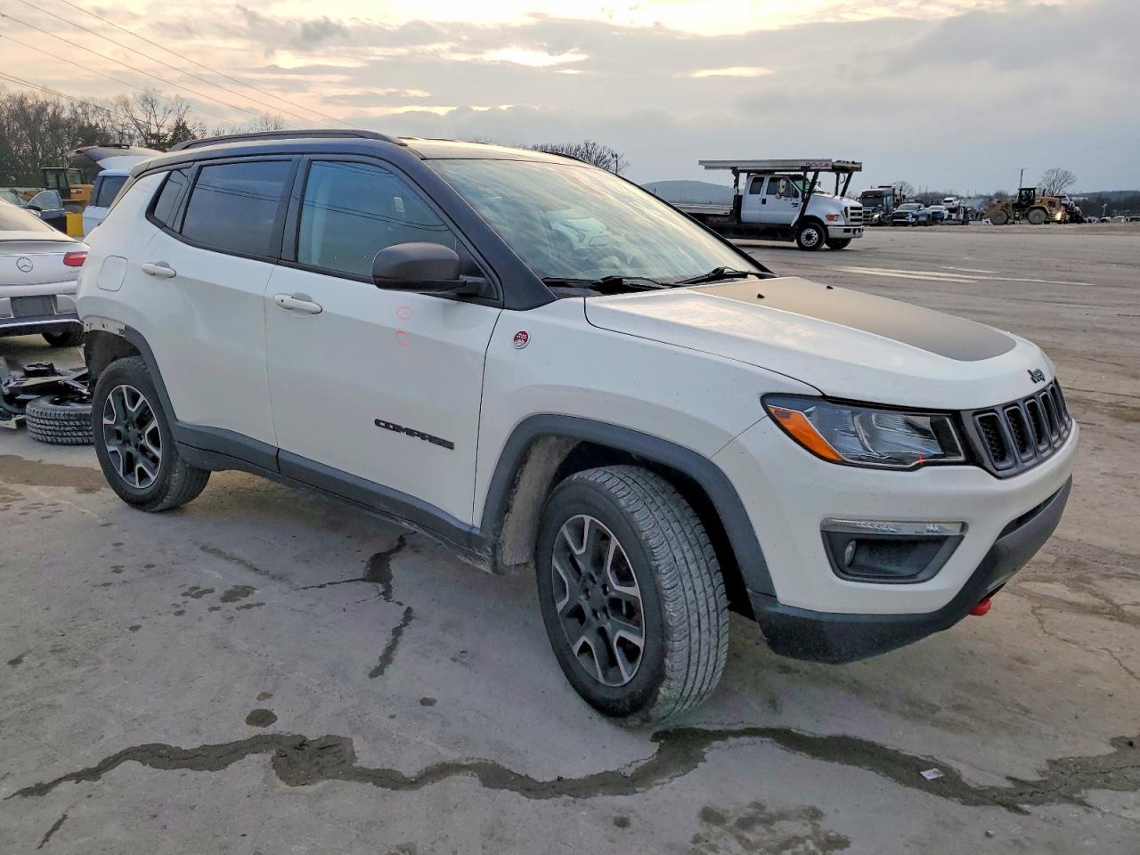 2019 JEEP COMPASS TRAILHAWK photo 4