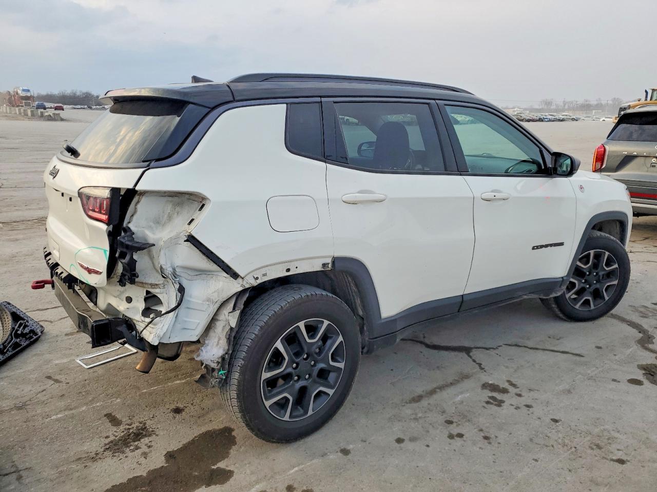 2019 JEEP COMPASS TRAILHAWK photo 3