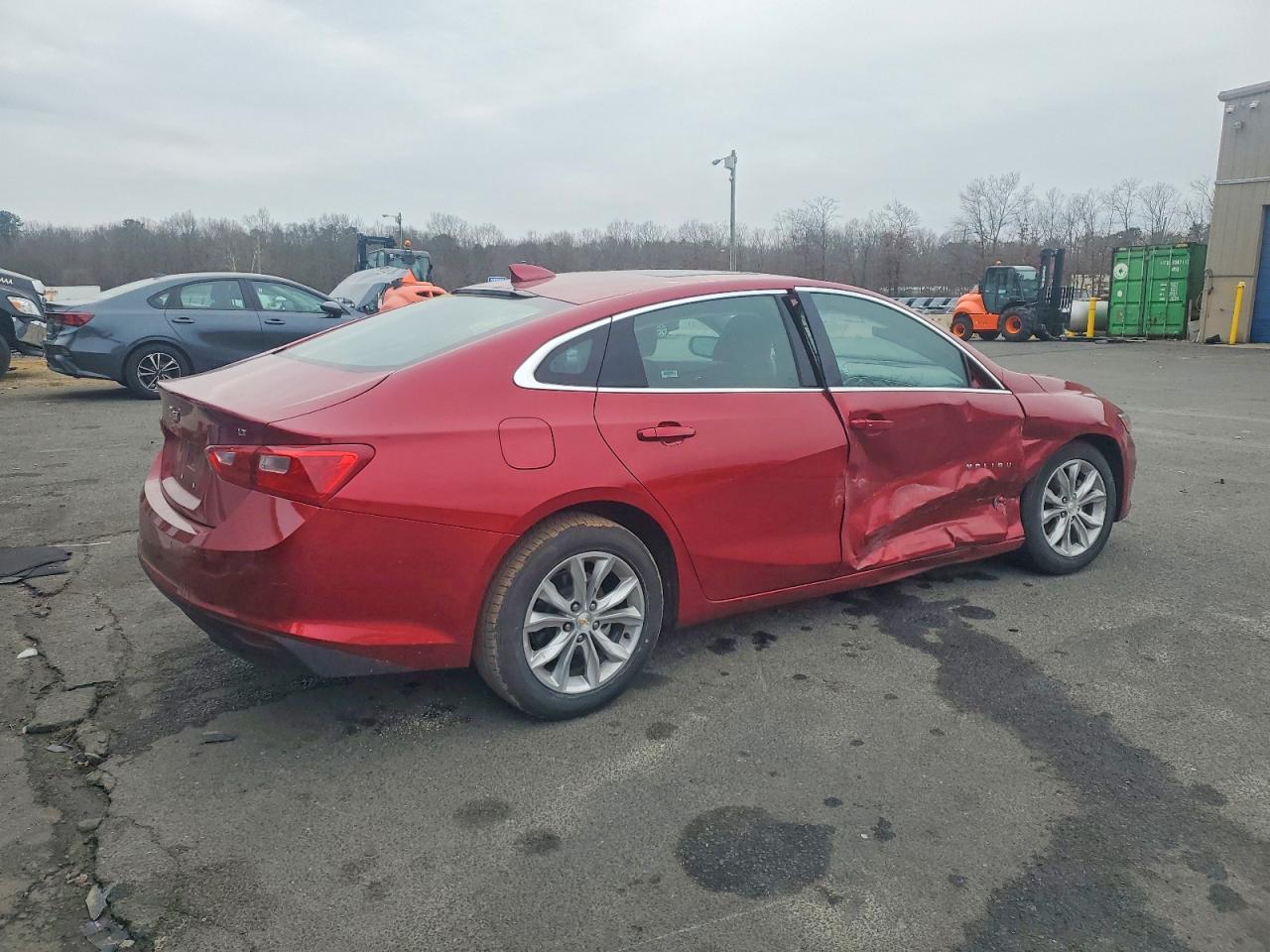2024 CHEVROLET MALIBU LT photo 3