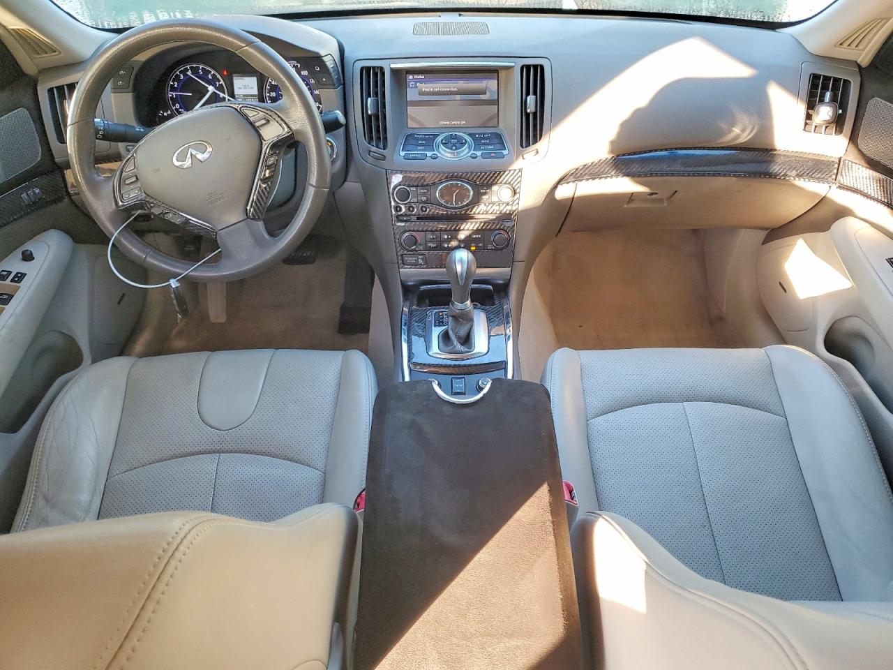 2012 INFINITI G37 photo 8