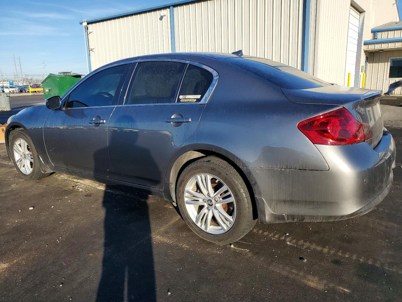 2012 INFINITI G37 photo 2