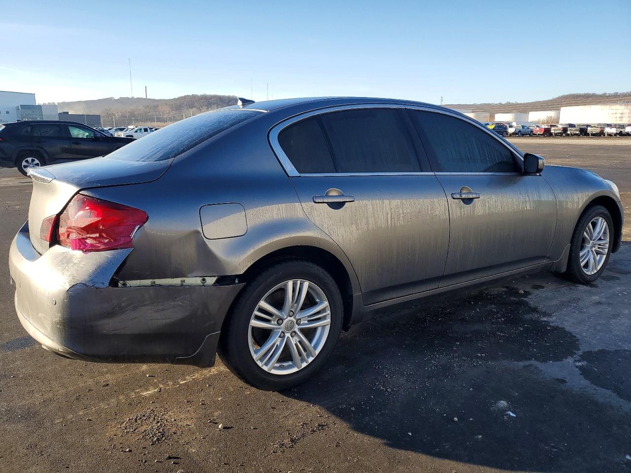 2012 INFINITI G37 photo 3