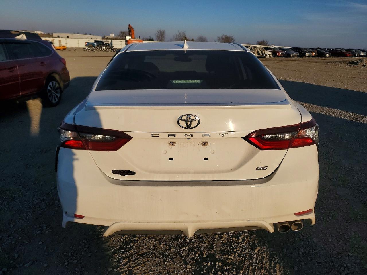 2021 TOYOTA CAMRY SE photo 6