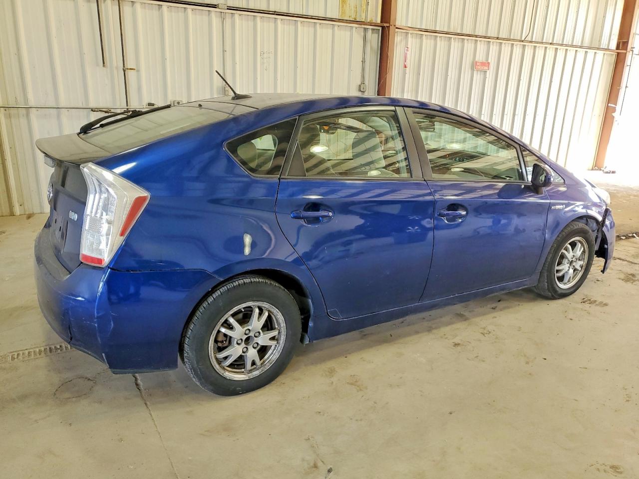 2010 TOYOTA PRIUS photo 3