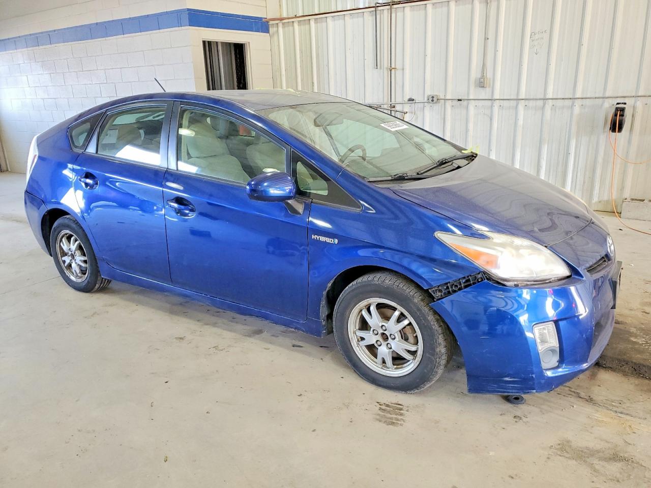 2010 TOYOTA PRIUS photo 4