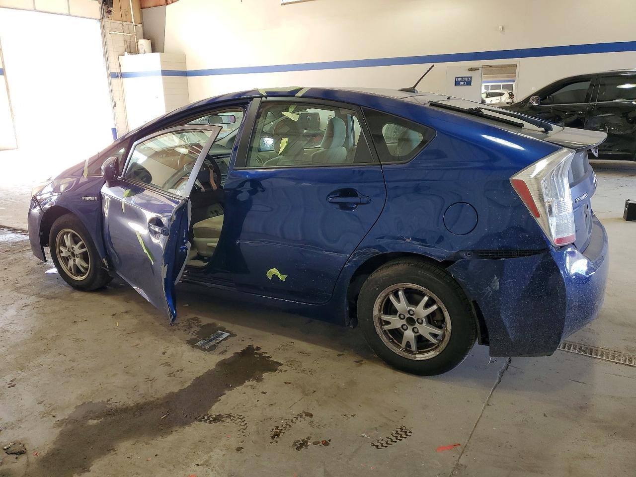 2010 TOYOTA PRIUS photo 2