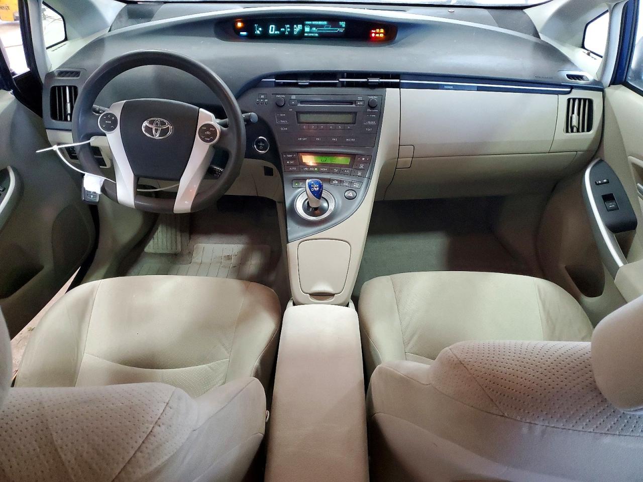 2010 TOYOTA PRIUS photo 8