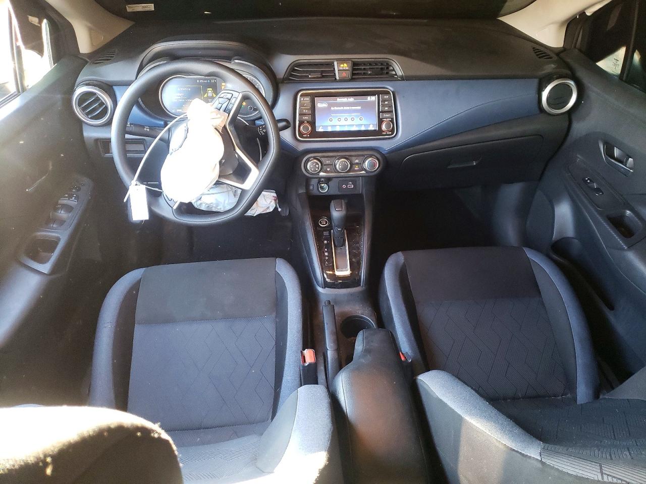 2025 NISSAN VERSA SV photo 8