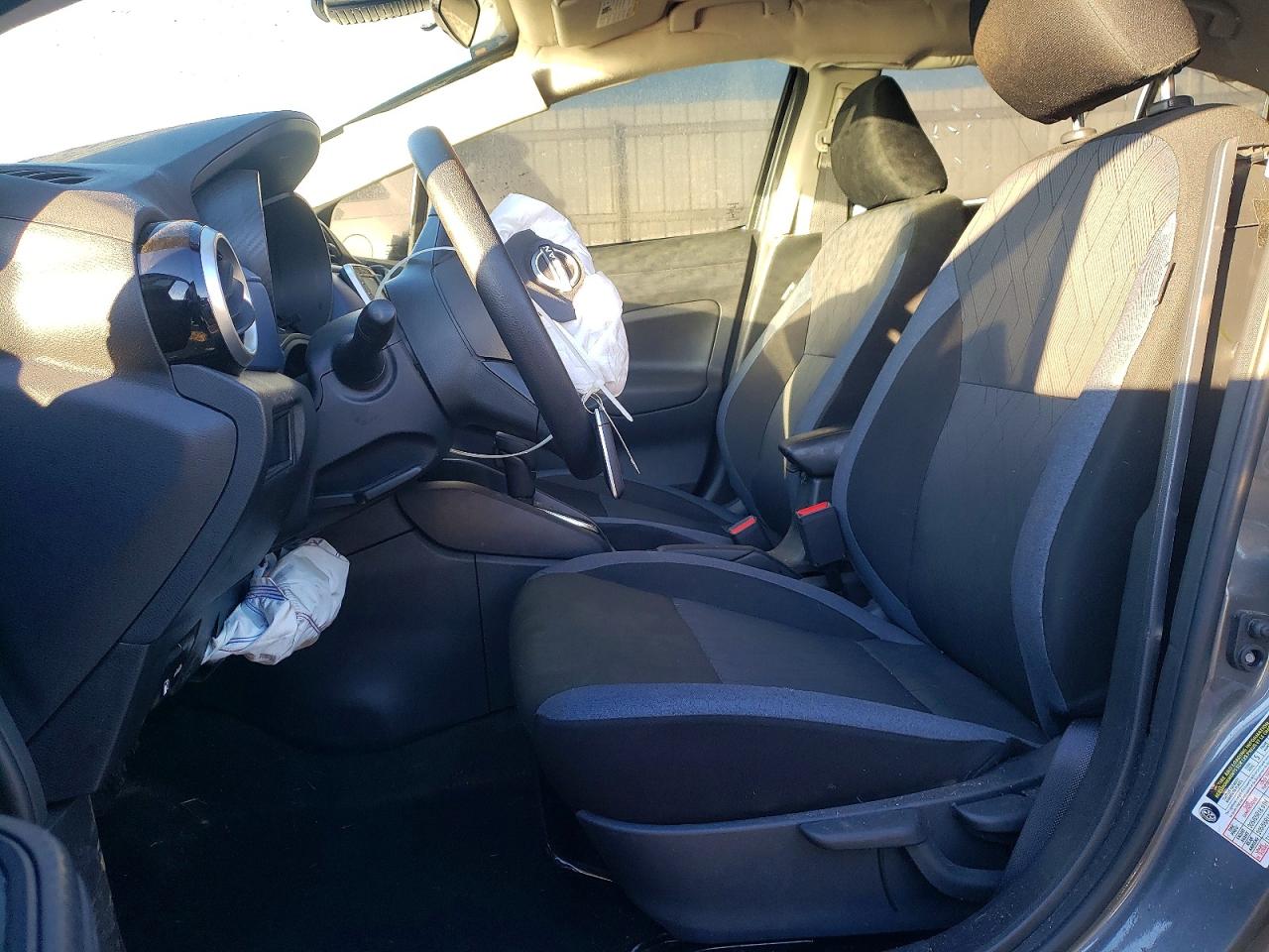 2025 NISSAN VERSA SV photo 7