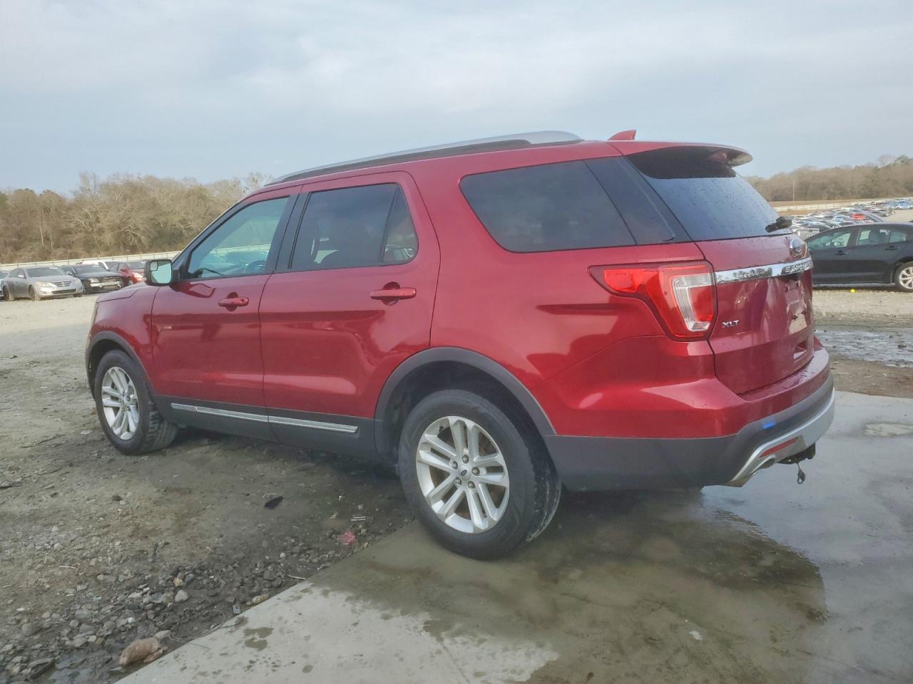 2016 FORD EXPLORER XLT photo 2
