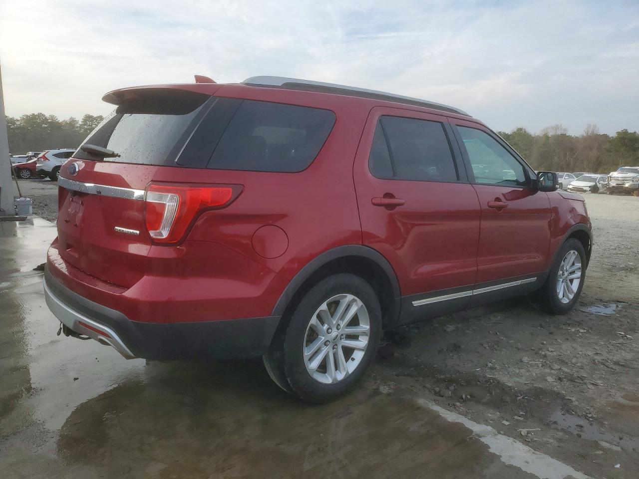 2016 FORD EXPLORER XLT photo 3