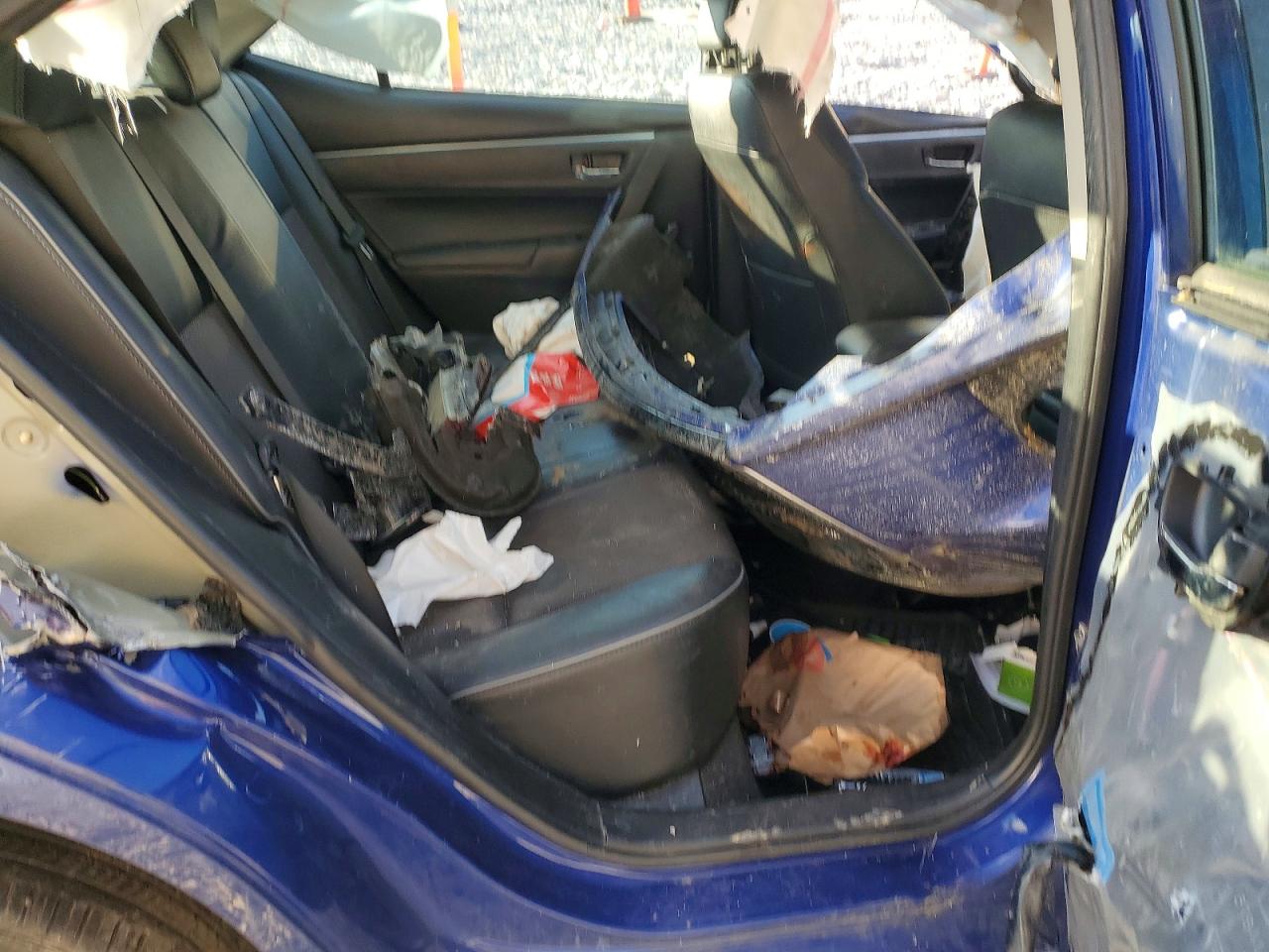 2014 TOYOTA COROLLA L photo 19