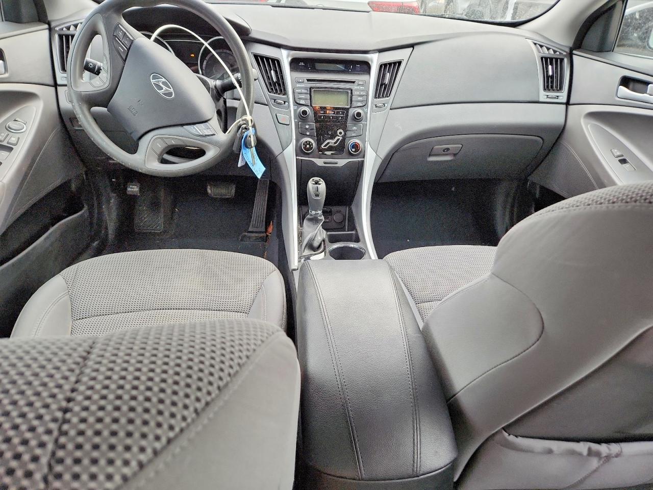 2013 HYUNDAI SONATA GLS photo 8