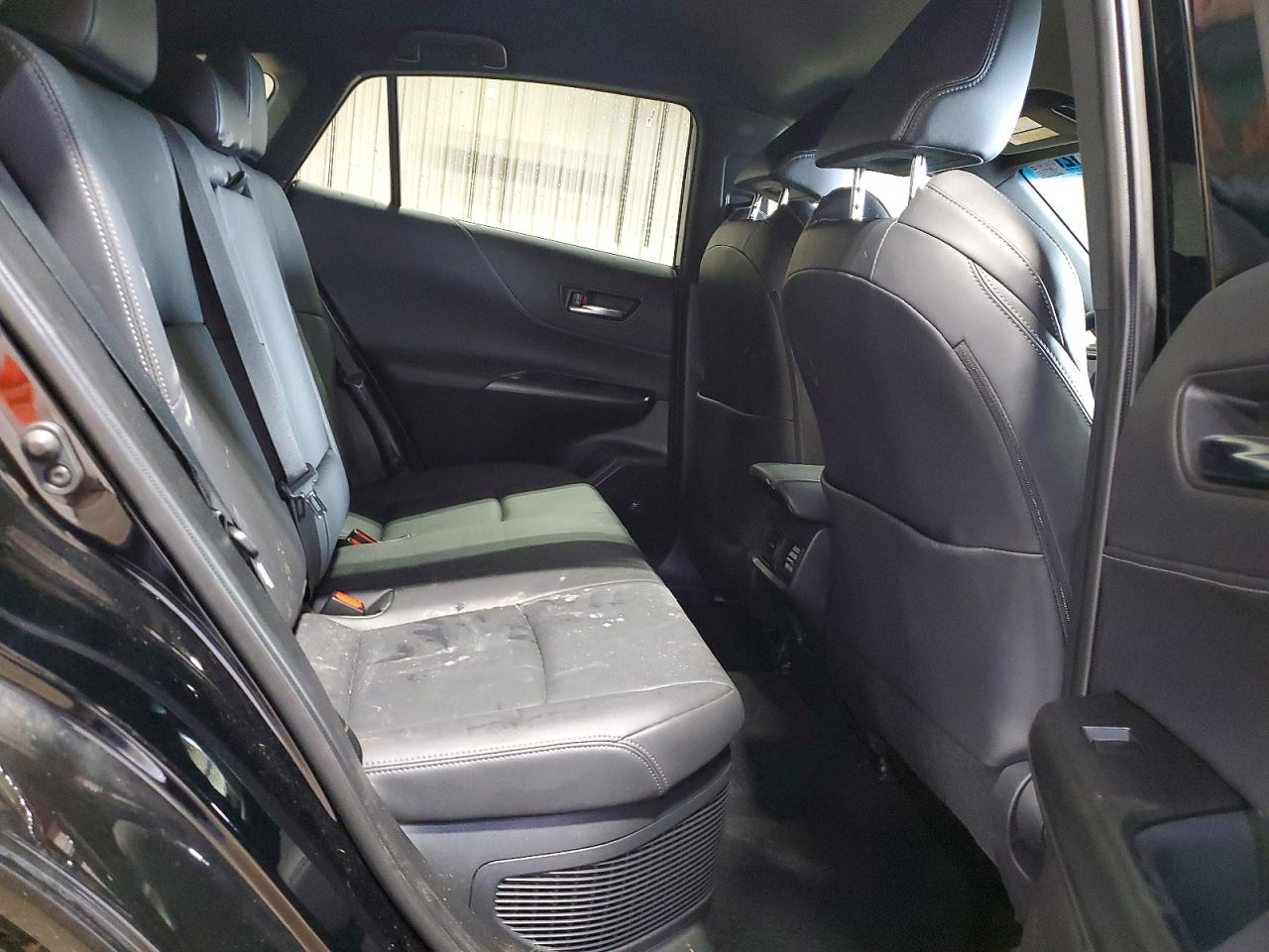 2022 TOYOTA VENZA LE photo 11