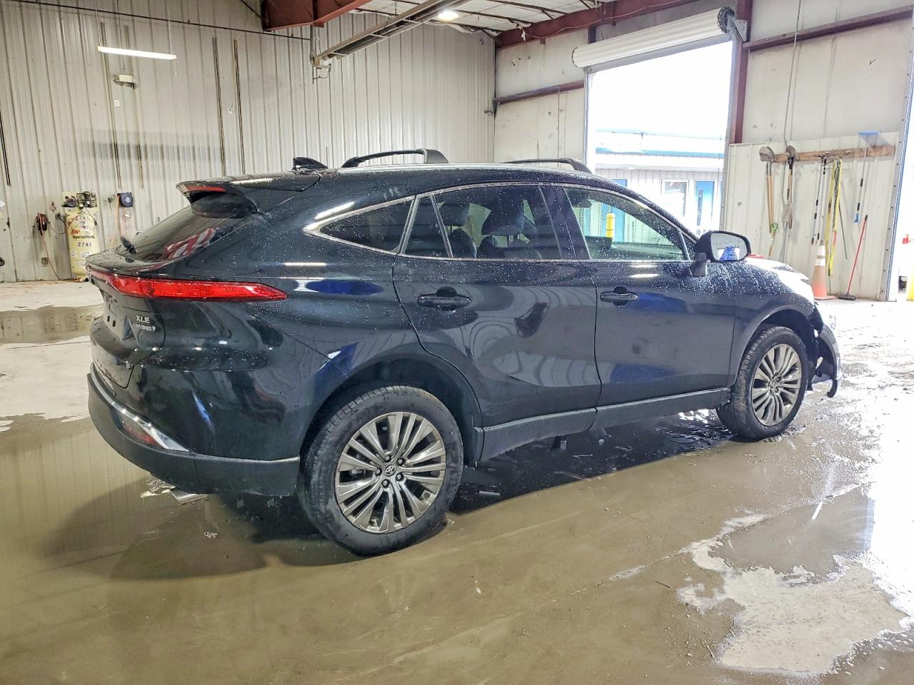 2022 TOYOTA VENZA LE photo 3