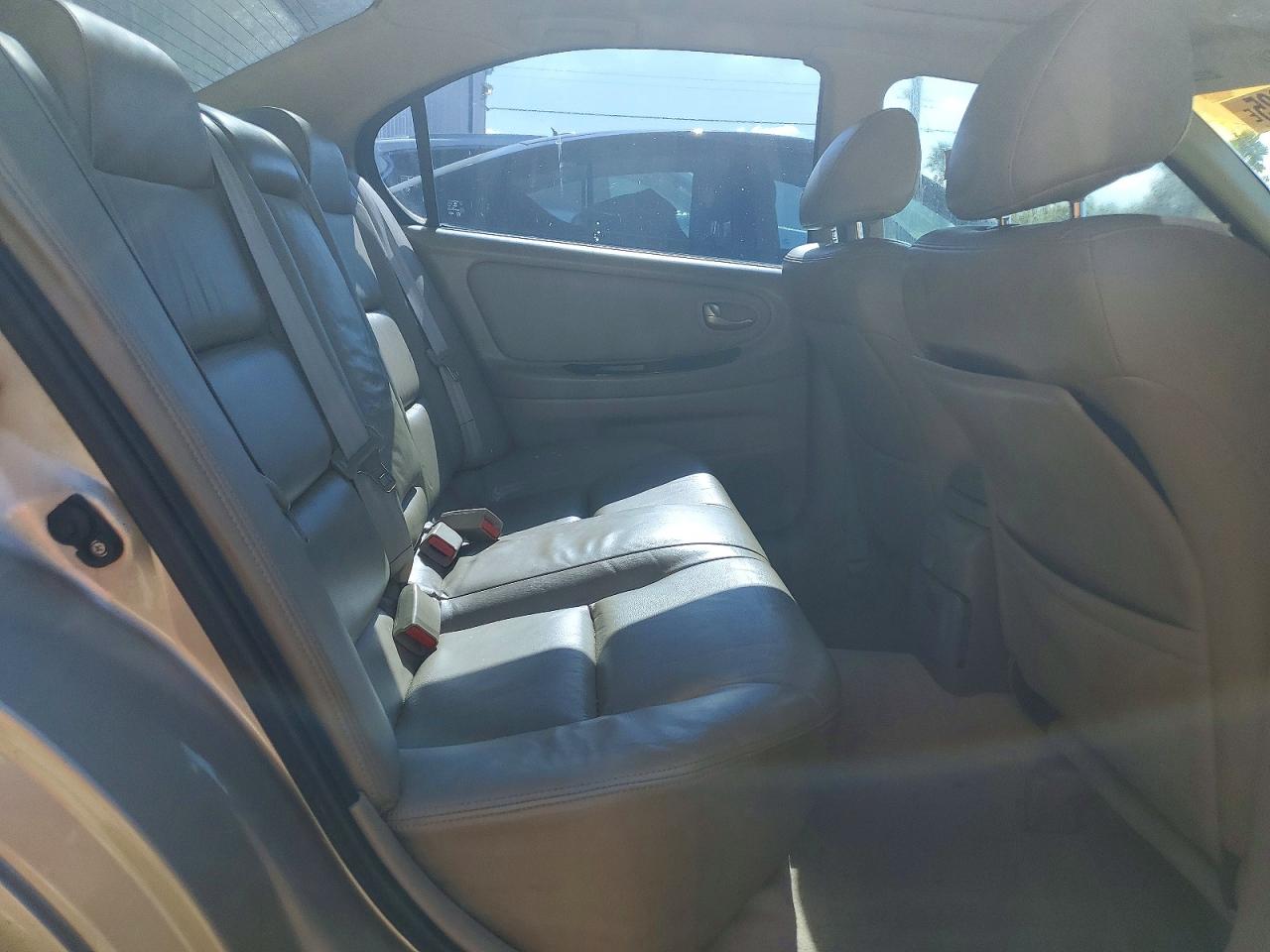 2003 NISSAN MAXIMA GLE photo 10