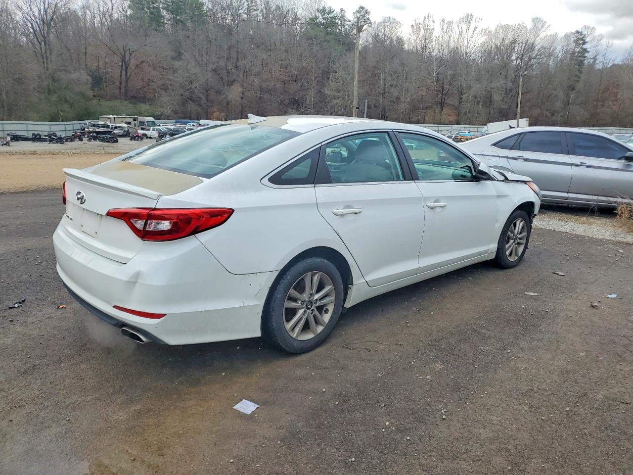2015 HYUNDAI SONATA SE photo 3