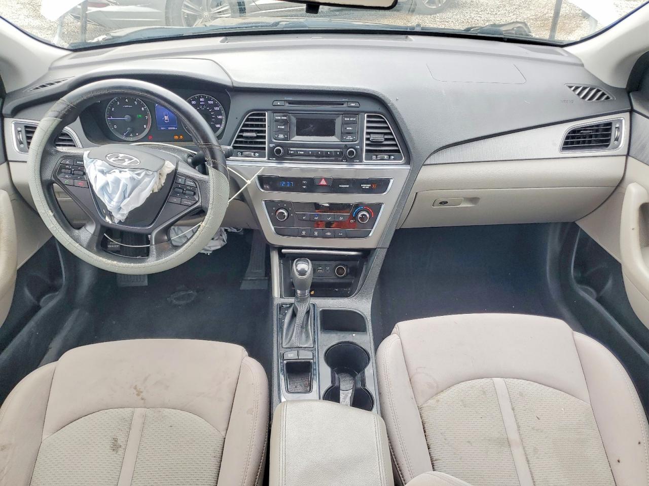 2015 HYUNDAI SONATA SE photo 8