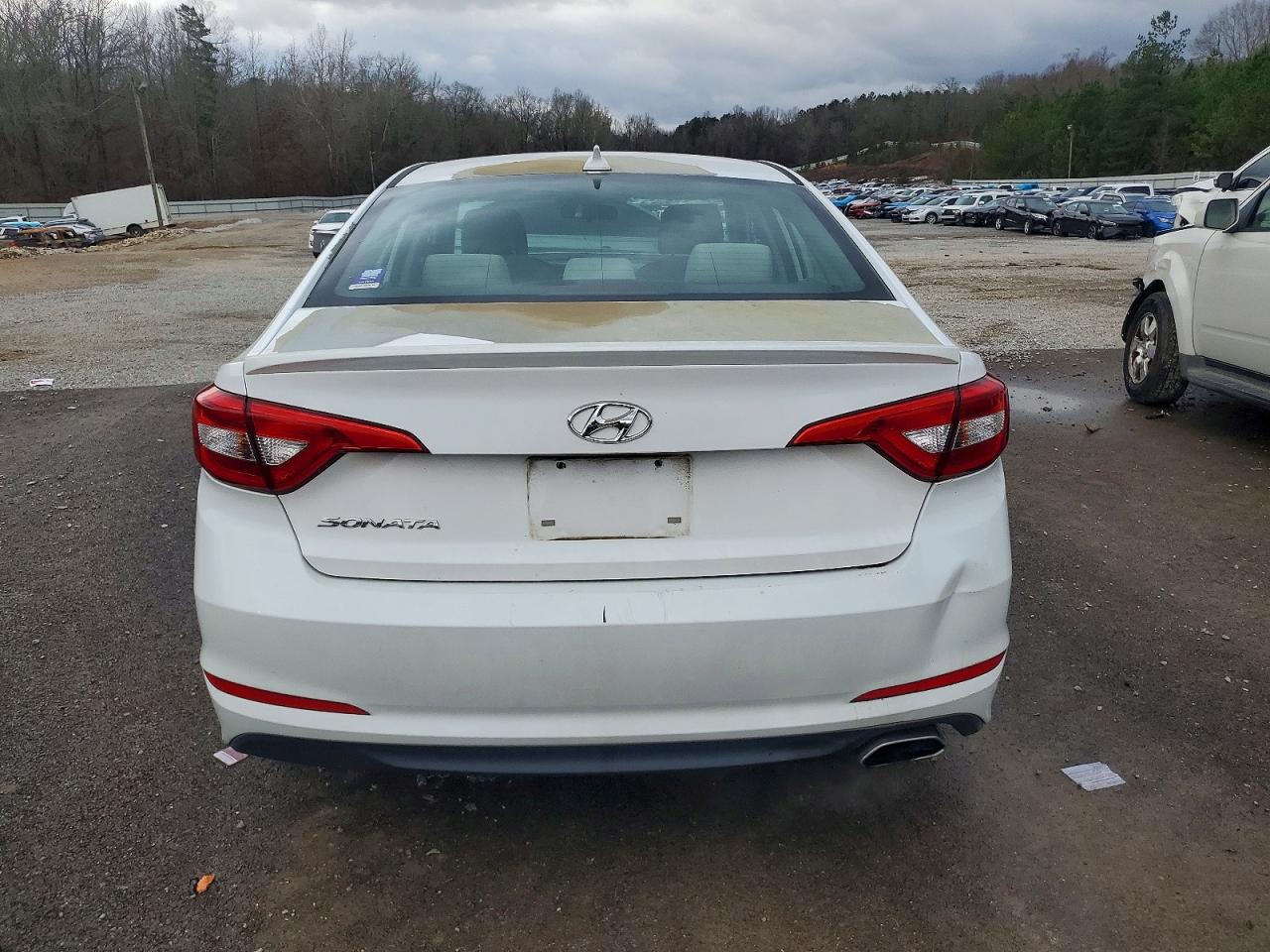 2015 HYUNDAI SONATA SE photo 6