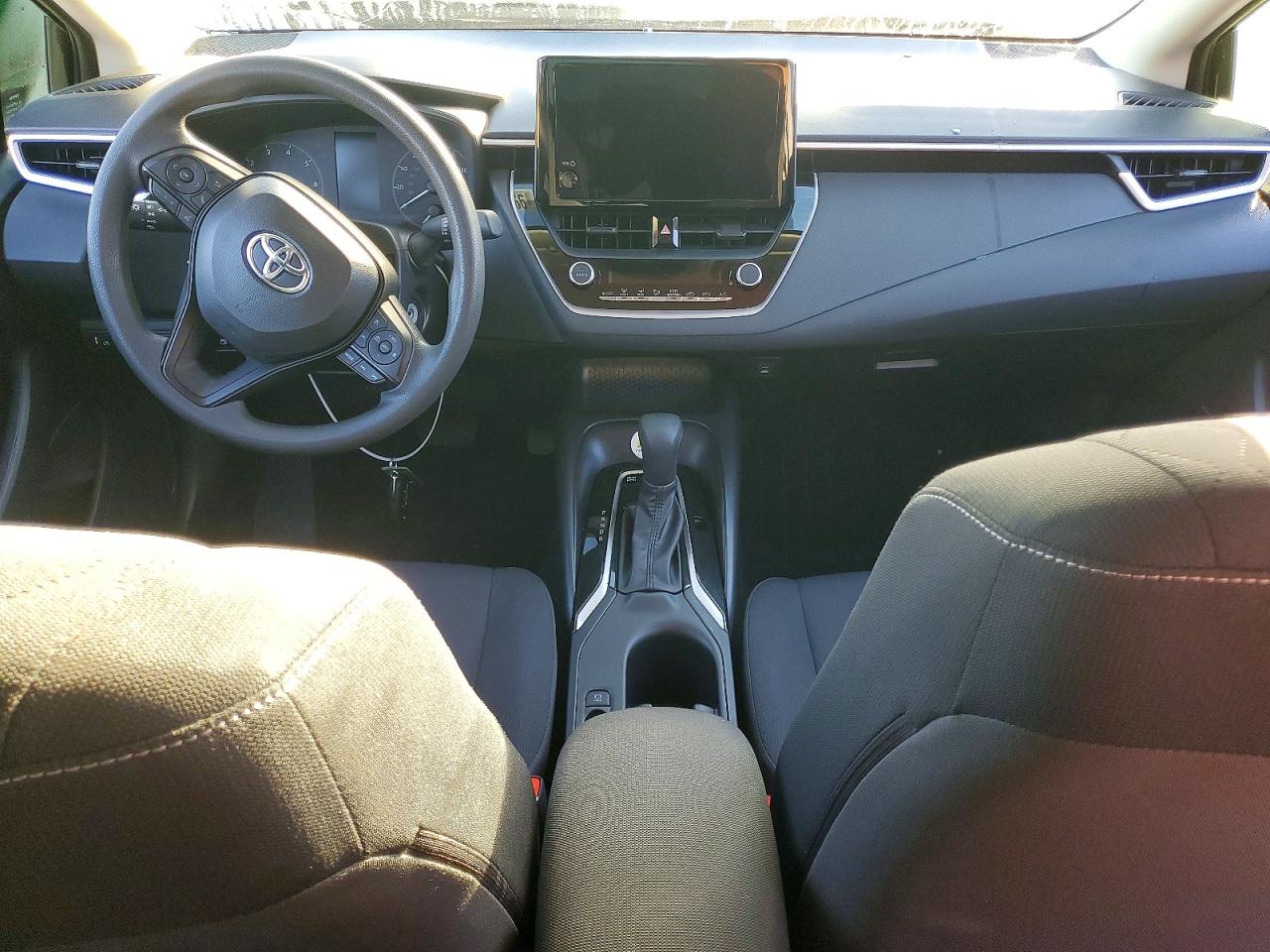 2024 TOYOTA COROLLA LE photo 8