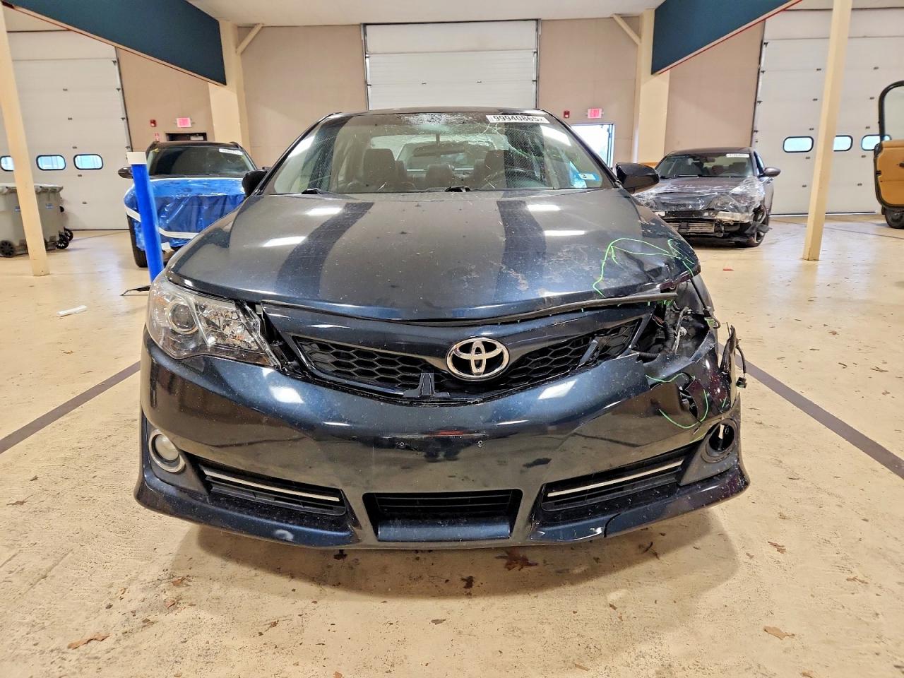 2012 TOYOTA CAMRY BASE photo 5