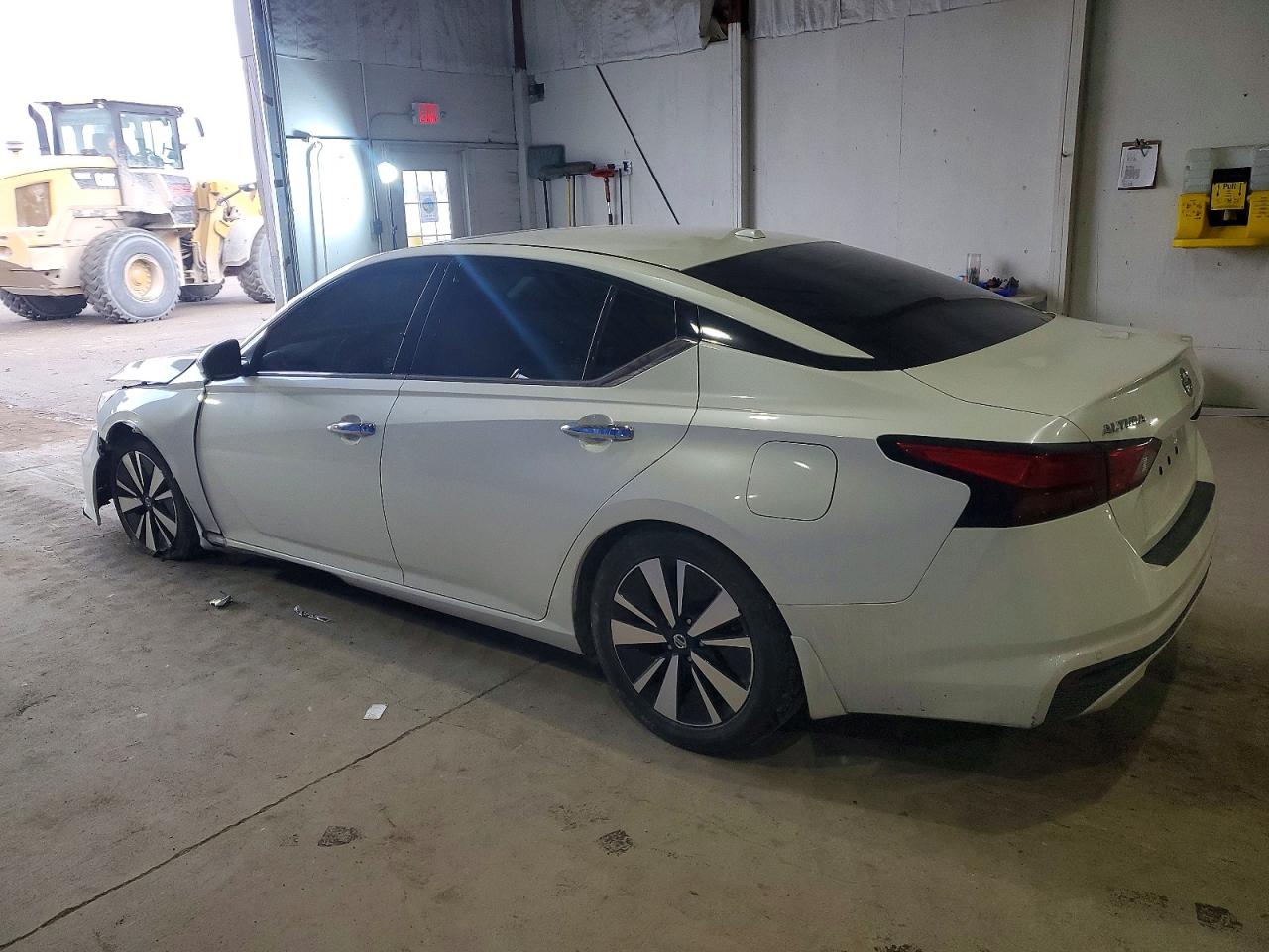 2019 NISSAN ALTIMA SV photo 2