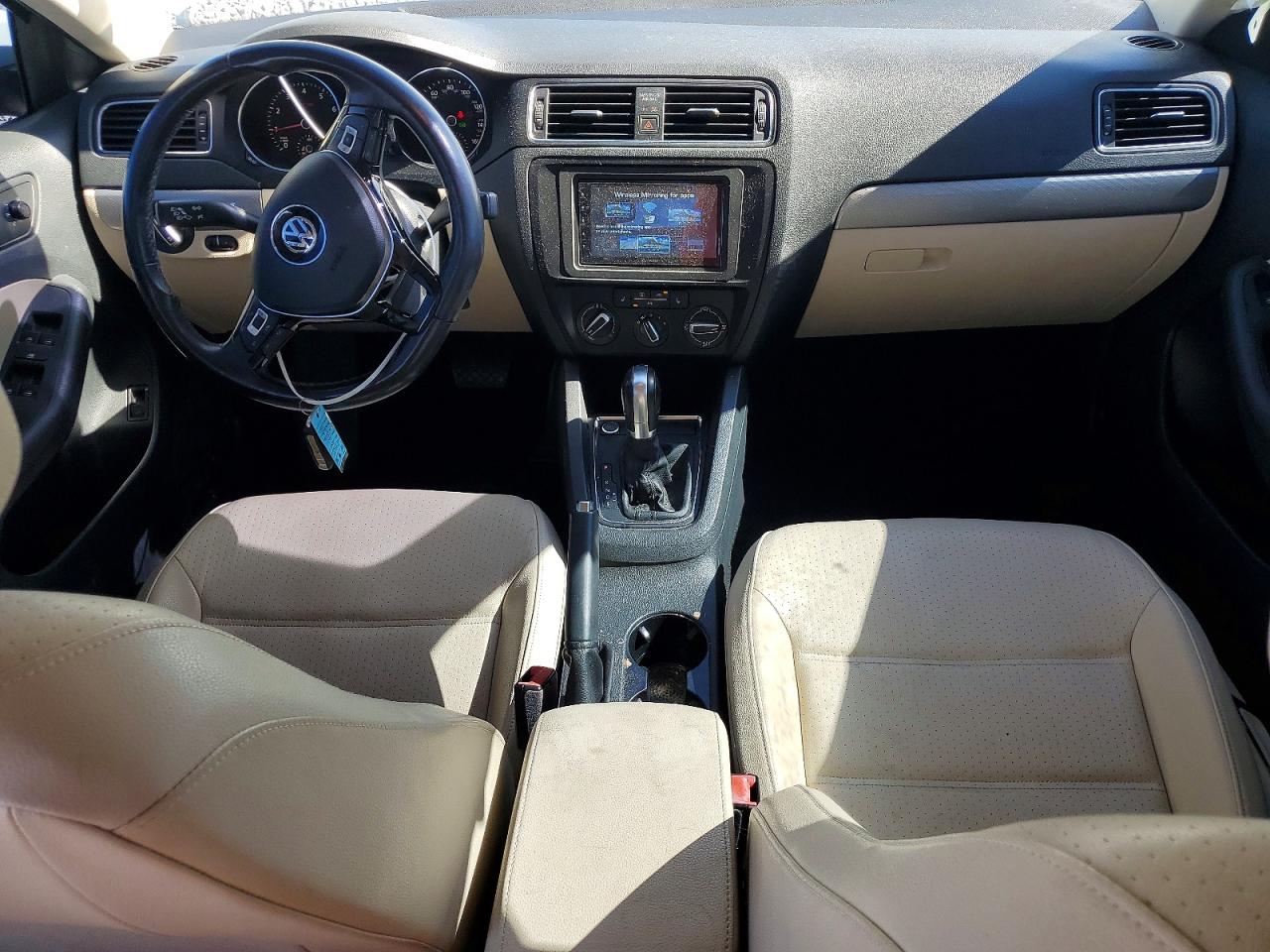 2017 VOLKSWAGEN JETTA SE photo 8