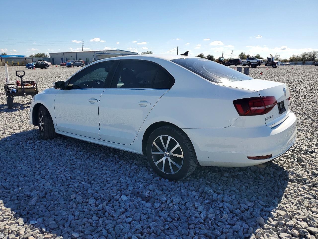 2017 VOLKSWAGEN JETTA SE photo 2