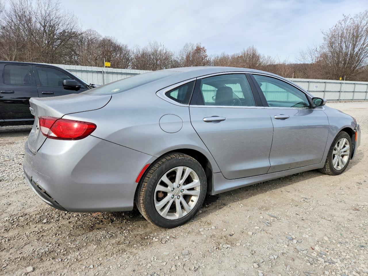 2015 CHRYSLER 200 LIMITED photo 5