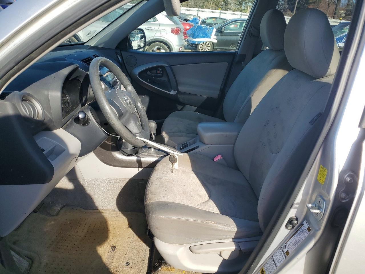 2009 TOYOTA RAV4 photo 13