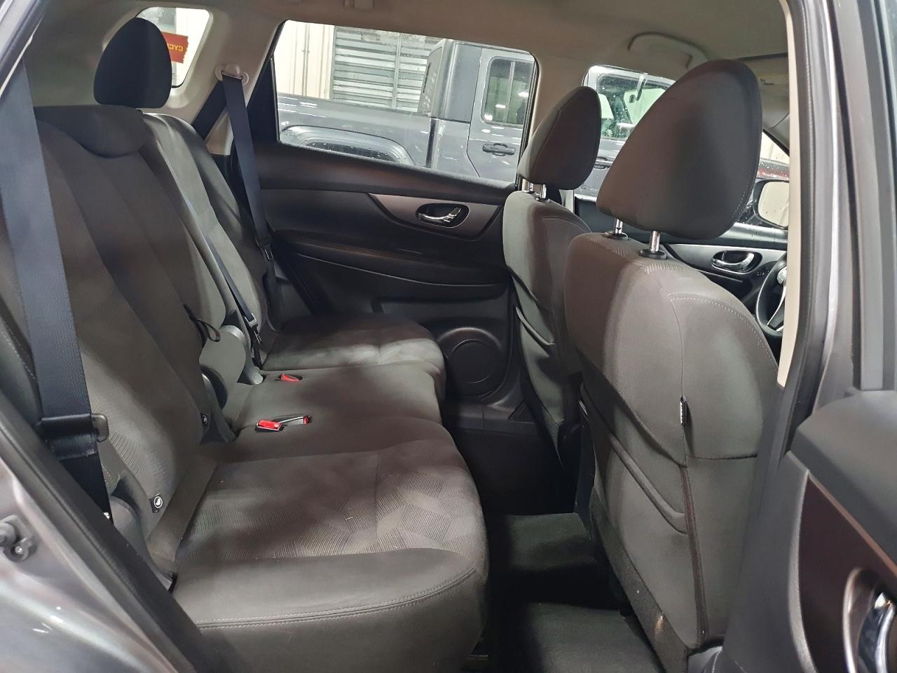 2016 NISSAN ROGUE S photo 11