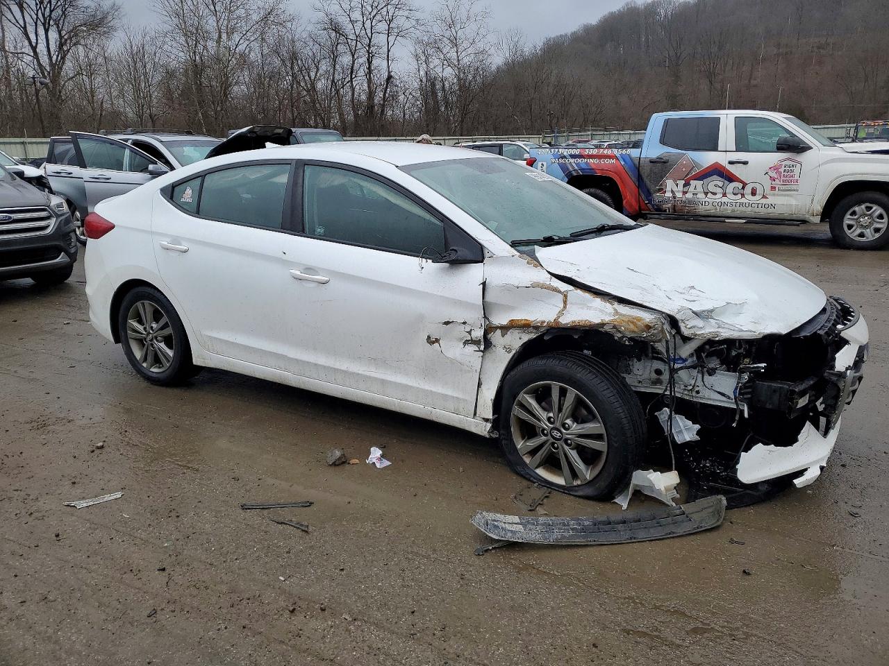 2018 HYUNDAI ELANTRA SEL photo 4