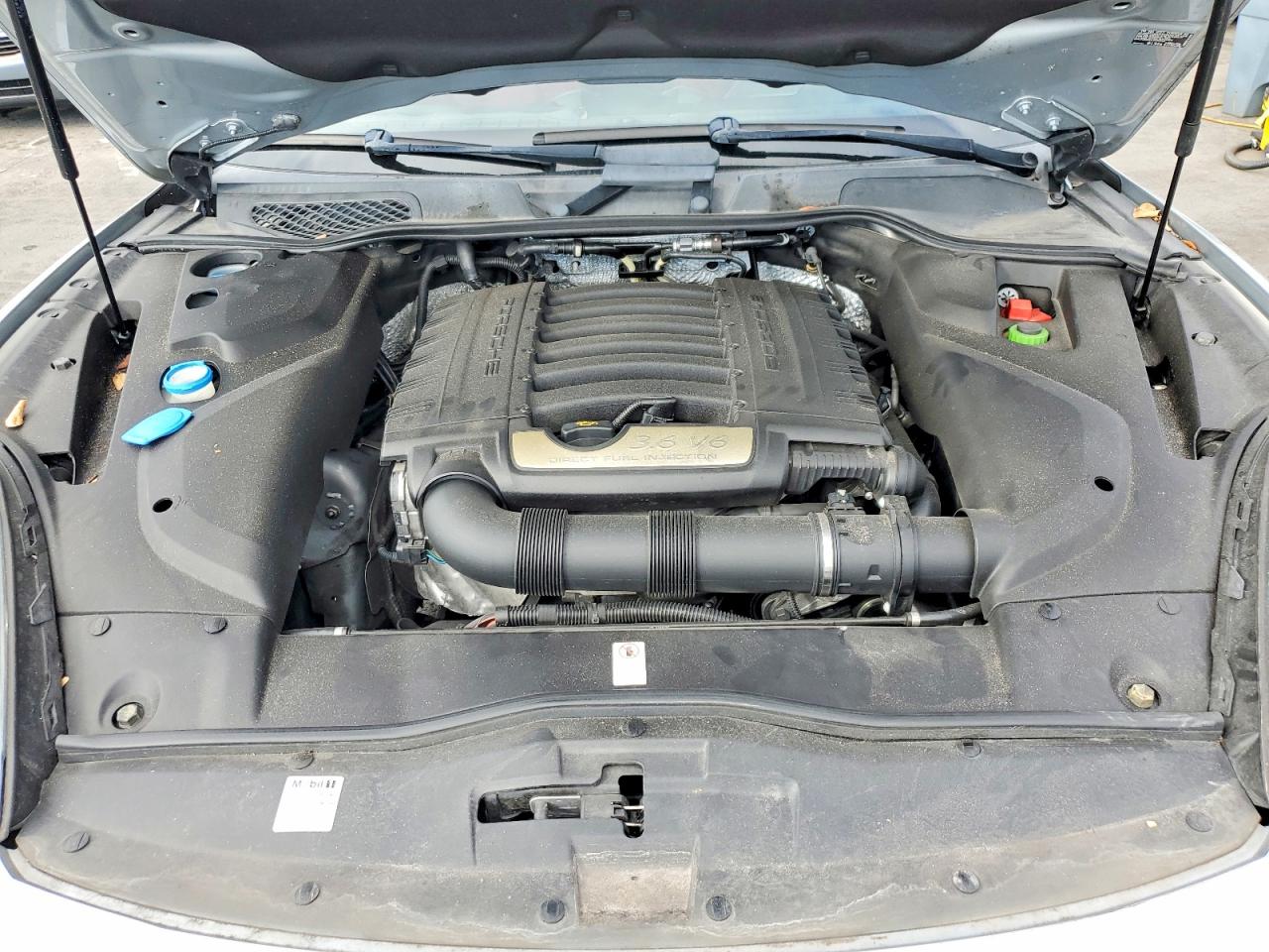 2017 PORSCHE CAYENNE photo 12