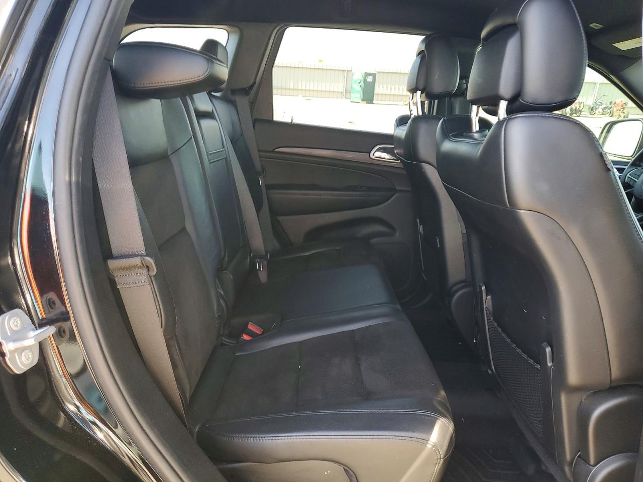 2020 JEEP GRAND CHEROKEE LAREDO photo 10