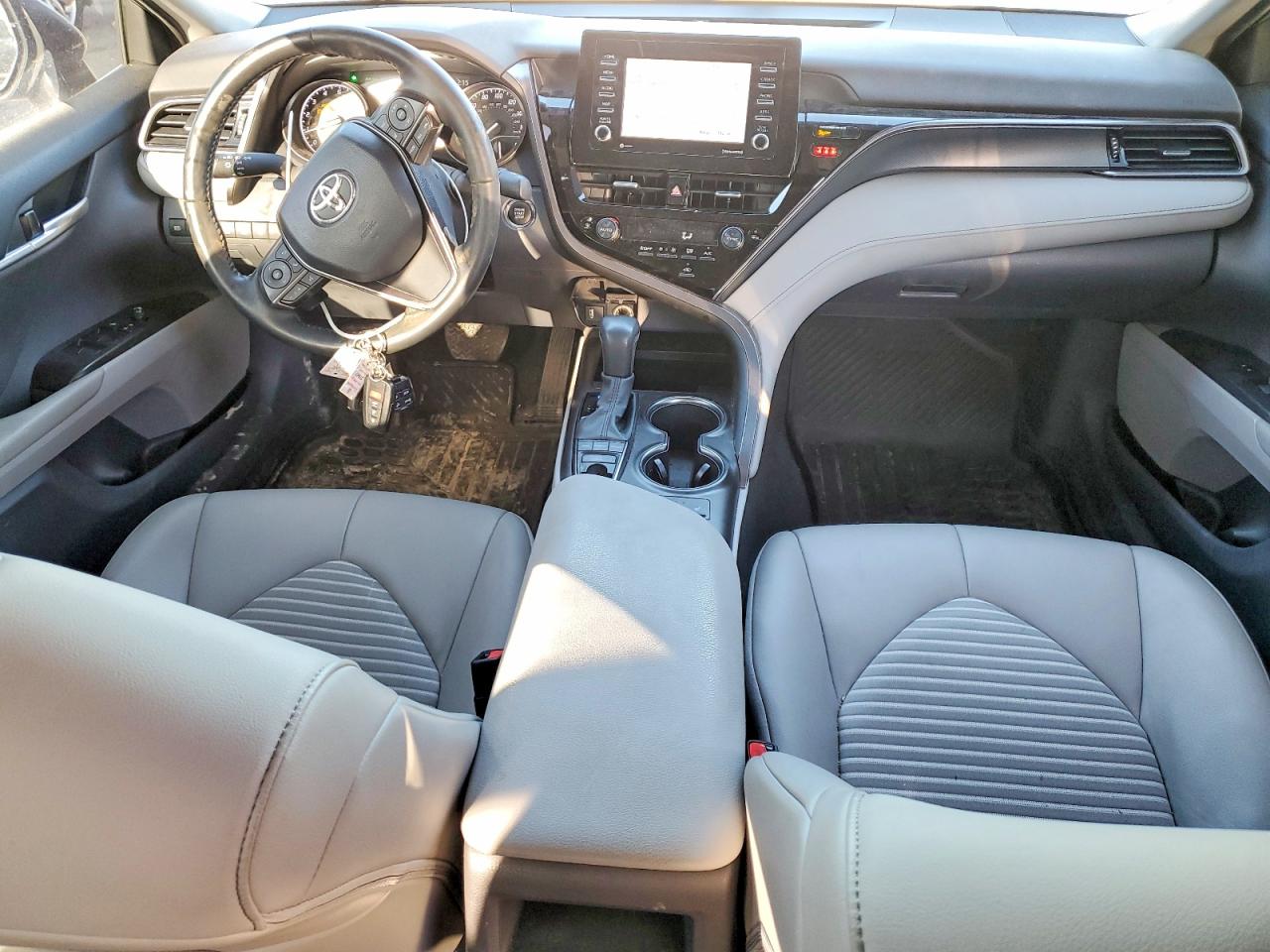 2025 TOYOTA CAMRY SE NIGHT SHADE photo 8