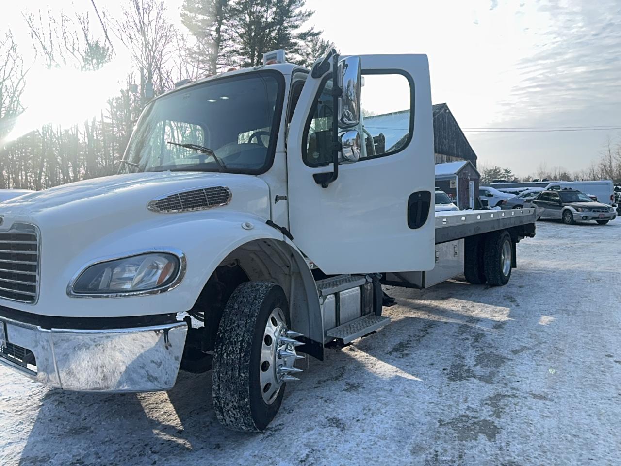 2013 FREIGHTLINER M2 106 MEDIUM DUTY photo 2