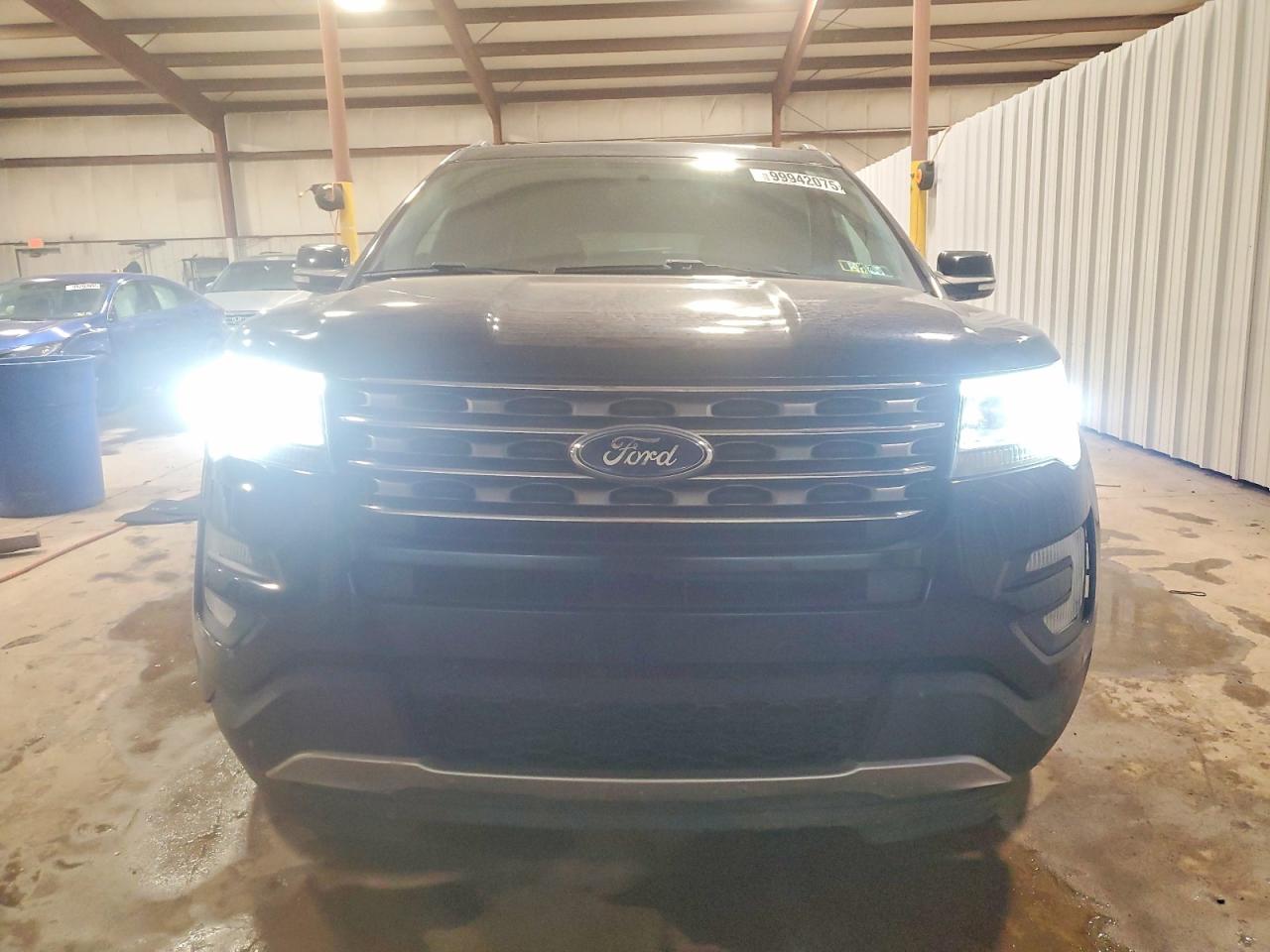 2017 FORD EXPLORER XLT photo 5