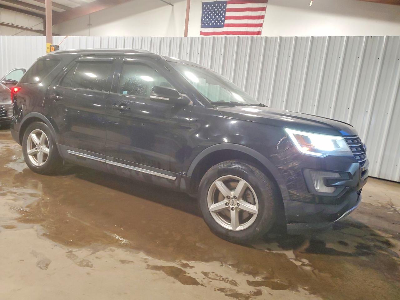 2017 FORD EXPLORER XLT photo 4