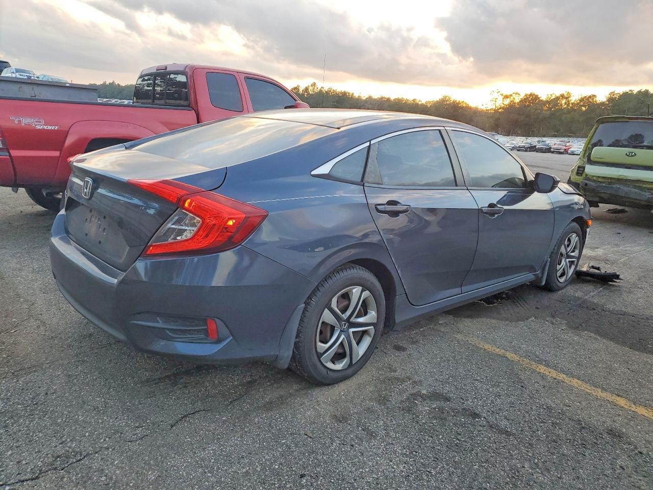 2016 HONDA CIVIC LX photo 3